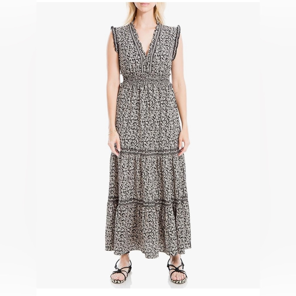 Max Studios Elegant Black and White Sleeveless Maxi Dress